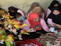 Lakukan Kegiatan Positif, Srikandi Ganjar Kalbar Gelar Workshop Pembuatan Bunga Telur
