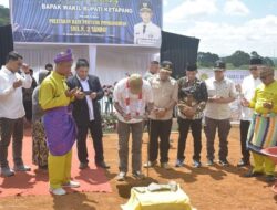 Wabup Ketapang Letakkan Batu Pertama  Pembangunan SMA Negeri 2 Sandai