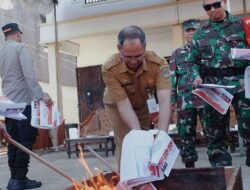 Pj Sekda Ketapang Hadiri Pemusnahan Surat Suara Rusak