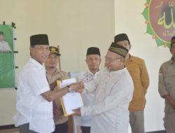 Wabup Serahkan Dana Hibah Daerah Kepada 3 Masjid di Kecamatan Sandai