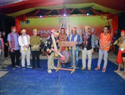 Sekda Hadiri Sekaligusb Menutup Gawai Dayak Polas Laman Kampung Buah ke – 1 Sungai Laur