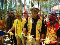 Sekda Wakili Bupati Ketapang Hadiri Ritual Adat Nungkat Gumi IV Kecamatan Simpang Hulu