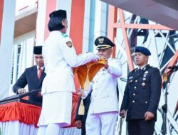 Bupati Ketapang Pimpin Upacara Pengibaran Bendera Merah Putih Pada HUT Kemerdekaan 17 Agustus 2023