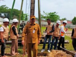 Sekda Ketapang Meletakkan Batu Pertama Pembangunan Asrama Bintang Kejora Baru