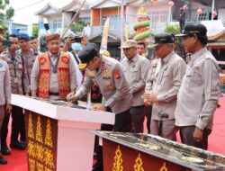 Hadiri Prosesi Adat Tugu Tolak Bala Ketapang, Kapolda Kalbar : Tugu Perdamaian Memiliki Makna Yang Sangat Mendalam