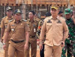 Sekda Ketapang Hadiri Pemberkatan Tiang Penjuru Pembangunan Gereja Katolik St. Laurensius