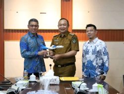 Pangkas Biaya Dan Waktu, Bupati Alexander Wilyo Realisasikan Rute Penebangan Langsung Ketapang – Jakarta