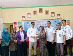 Bupati Ketapang Bersama Ibu Ketua PKK Tinjau Kegiatan Posyandu Desa Baru