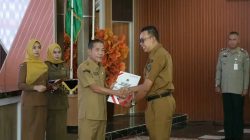 Serahkan Tugas Tambahan Kepada  Kepala UPTD PUSKESMAS, Wabup Tekankan Pelayanan Kesehatan Harus Semakin Baik